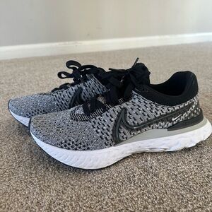 Nike React Infinity Flynit - Size 9.5 - LIKE NEW!